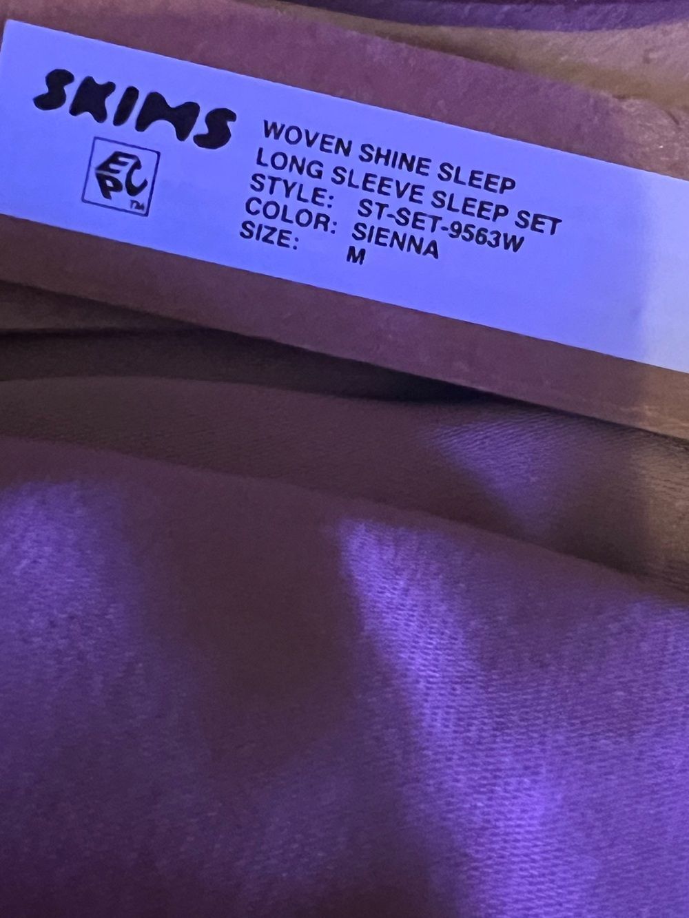 SKIMS Woven Shine Long Sleeve Sleep Shirt - Sienna - Size M - NWT - Picture 8 of 8